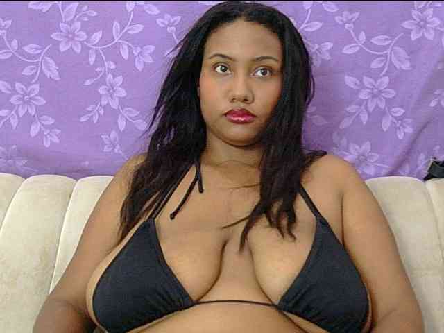minabigboobs webcam