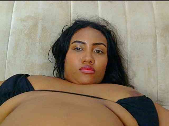 minabigboobs webcam