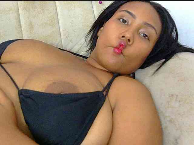 minabigboobs webcam