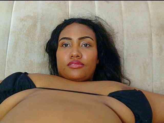 minabigboobs webcam