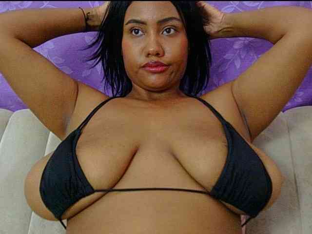 minabigboobs webcam