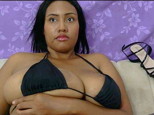 minabigboobs webcam