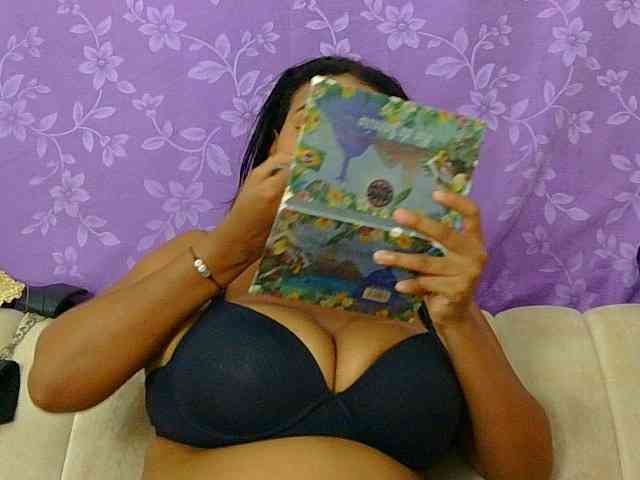 minabigboobs webcam