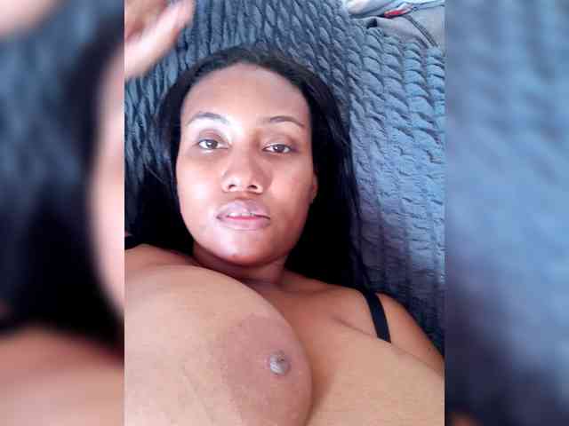 minabigboobs webcam