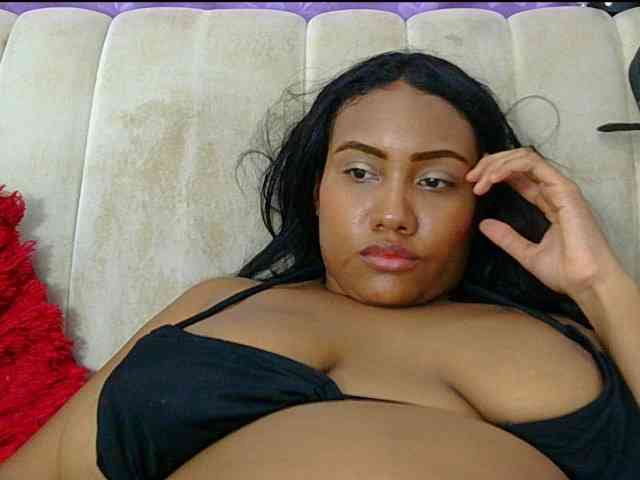 minabigboobs webcam
