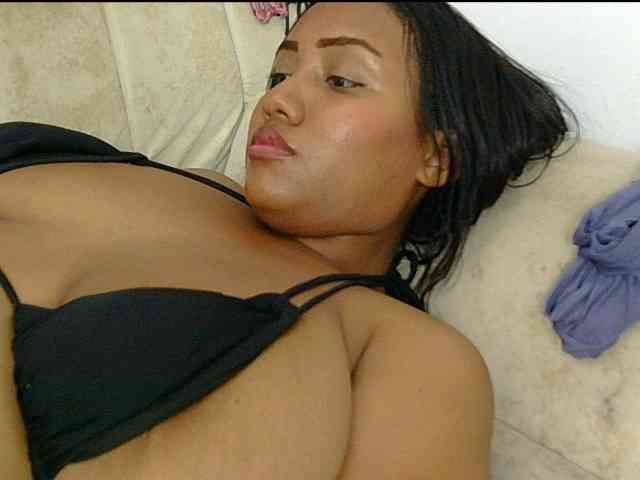 minabigboobs webcam