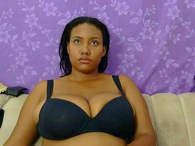 minabigboobs webcam