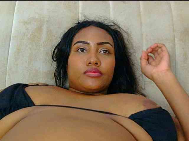 minabigboobs webcam