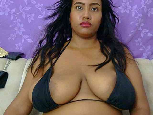 minabigboobs webcam