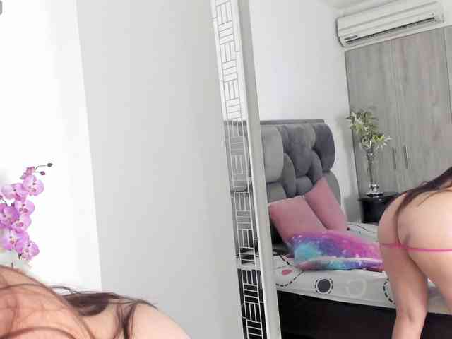Chloe-Sweett webcam