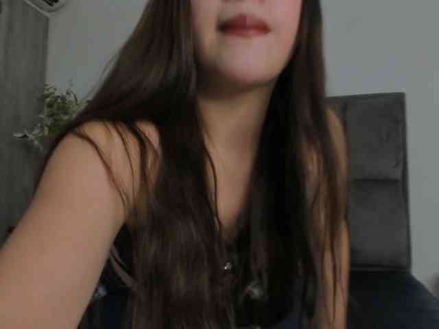 Chloe-Sweett webcam
