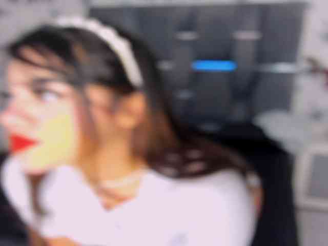 Chloe-Sweett webcam