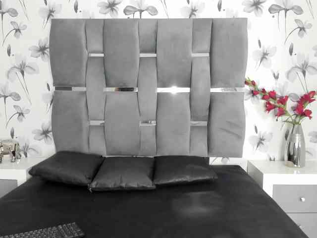 Chloe-Sweett webcam