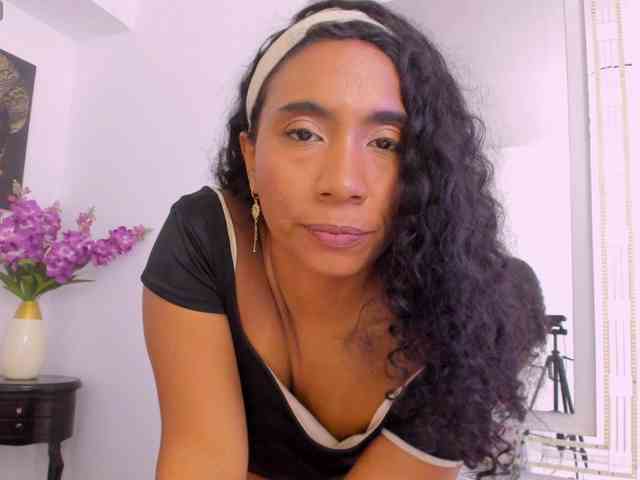 VictoriaGrant webcam