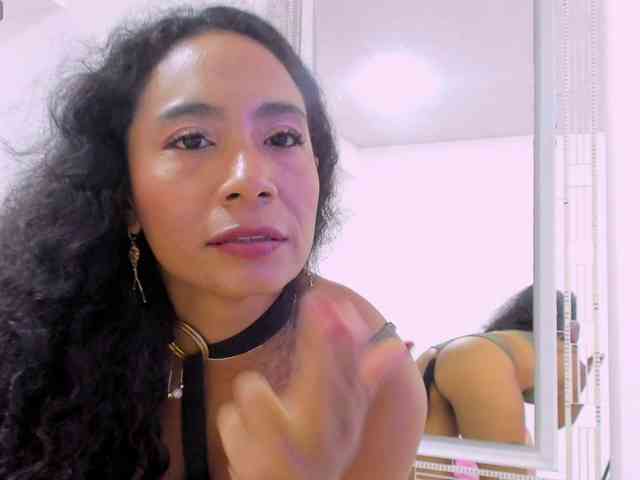 VictoriaGrant webcam