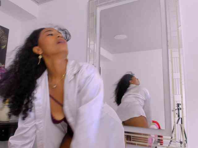 VictoriaGrant webcam
