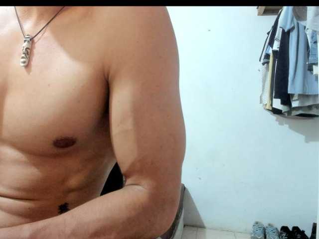 aquiles19 live webcam show