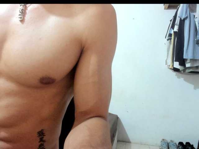 aquiles19 live webcam show