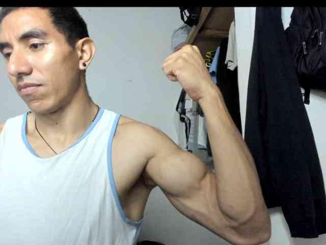 aquiles19 Live Webcam on BongaCams