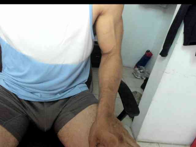 aquiles19 Live Webcam on BongaCams