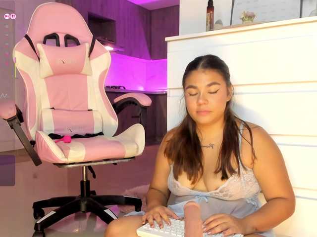 Alicethunder live webcam show