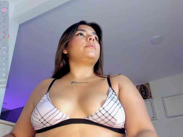 Alicethunder Live Webcam on BongaCams