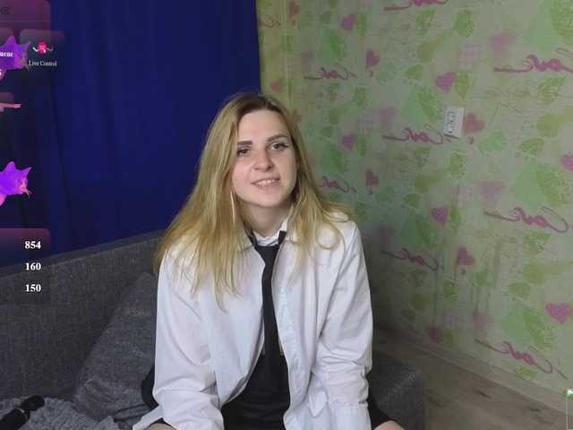 ElinaPantsoff live cam on BongaCams