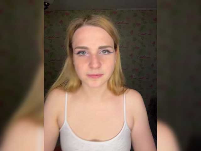 ElinaPantsoff live cam on BongaCams