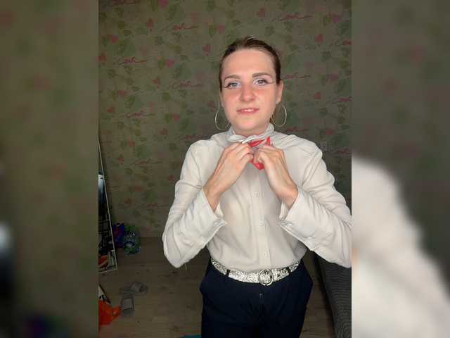 ElinaPantsoff live cam on BongaCams