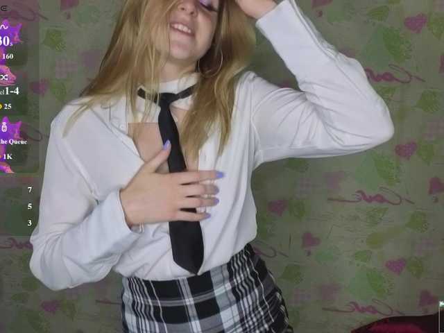ElinaPantsoff live cam on BongaCams