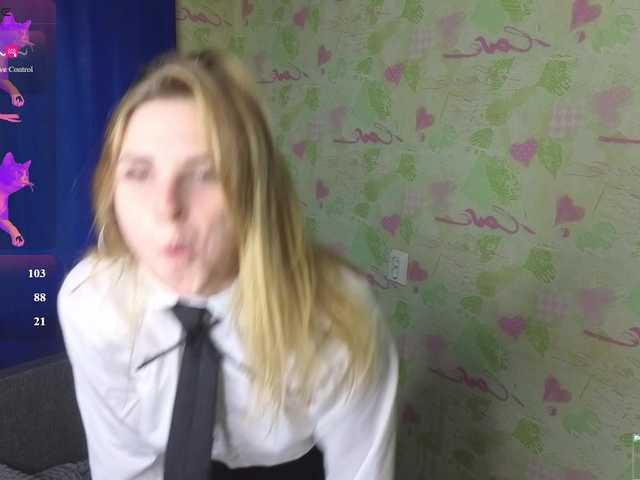ElinaPantsoff live cam on BongaCams