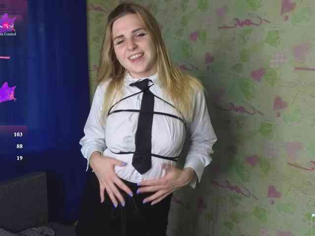 ElinaPantsoff webcam
