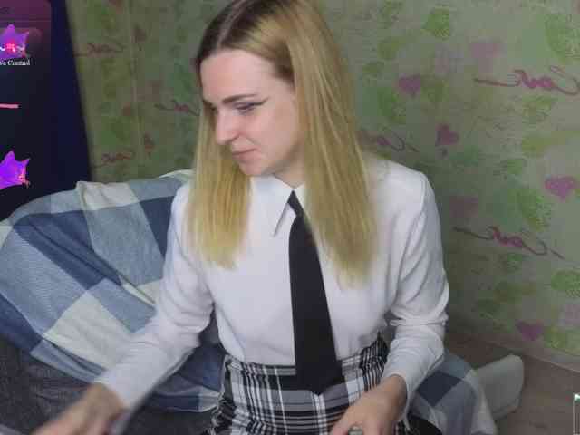 ElinaPantsoff Live Webcam on BongaCams