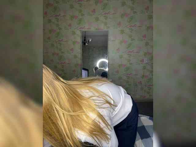 ElinaPantsoff webcam