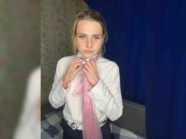 ElinaPantsoff webcam