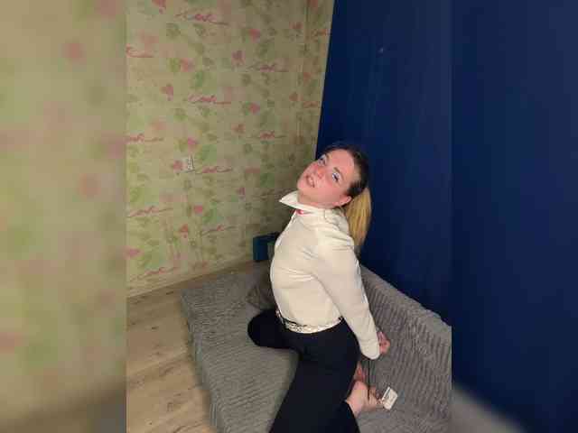 ElinaPantsoff webcam
