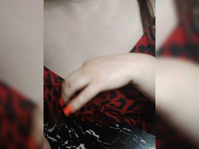 le modèle Irochka28 est en webcam porno dans un show sur le site bongacams, il possède les tags suivants: White/Caucasian,Brunette,Shaved