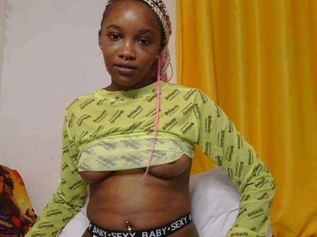 SaucyAngels live cam on BongaCams