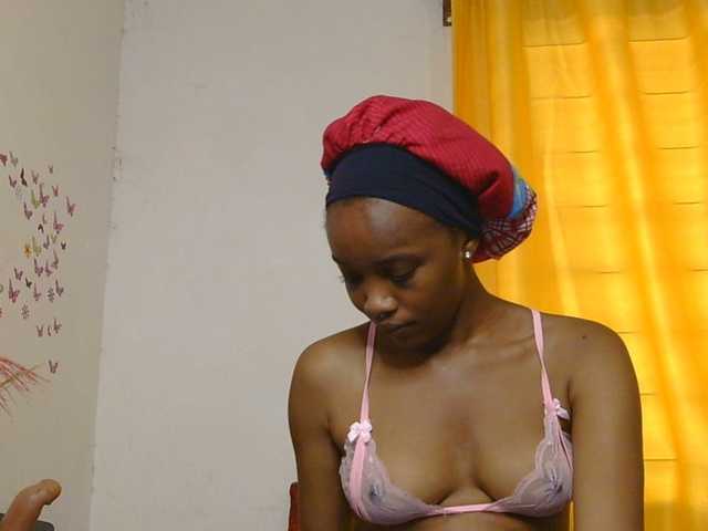 SaucyAngels live cam on BongaCams