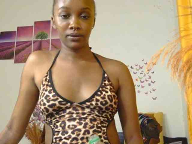SaucyAngels webcam