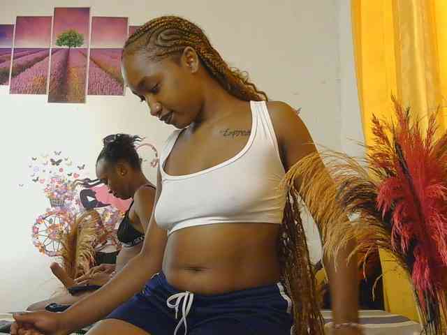 SaucyAngels webcam