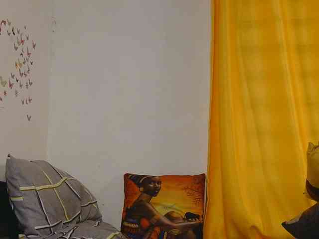 SaucyAngels webcam
