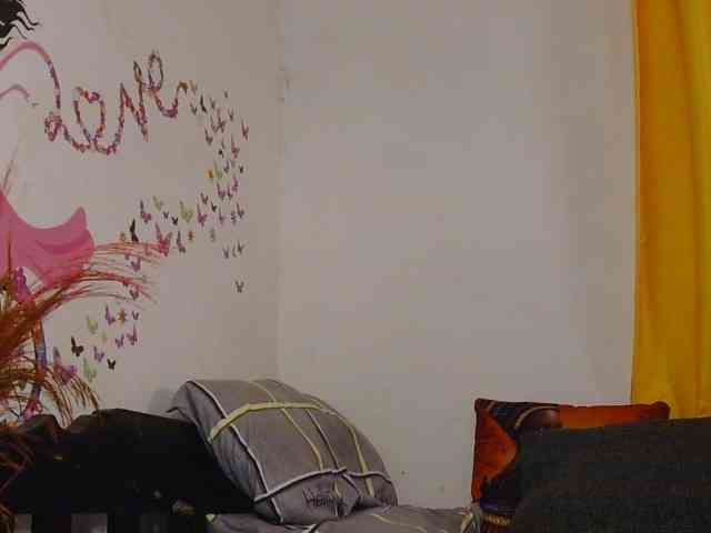 SaucyAngels webcam
