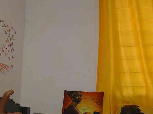 SaucyAngels webcam