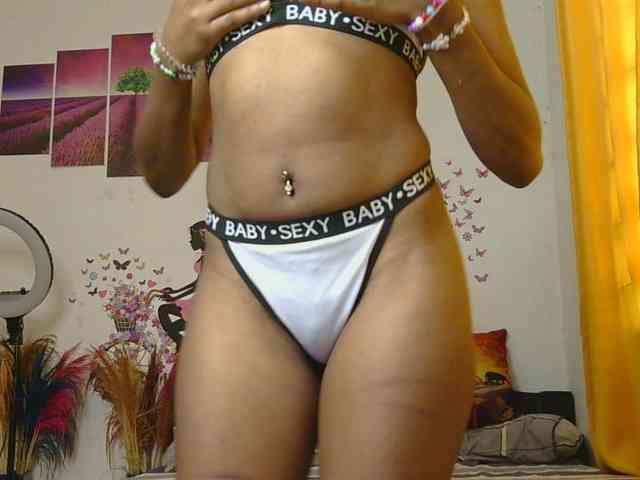 SaucyAngels webcam