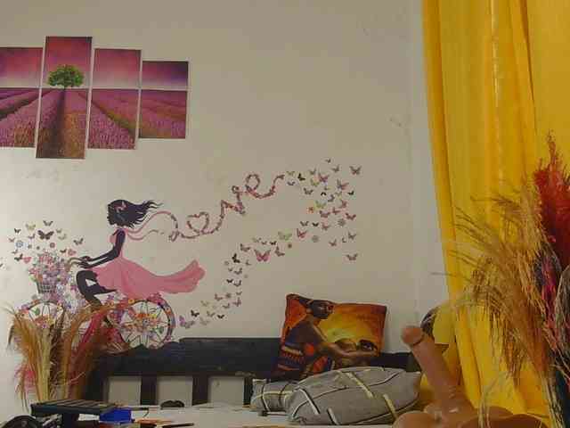SaucyAngels webcam