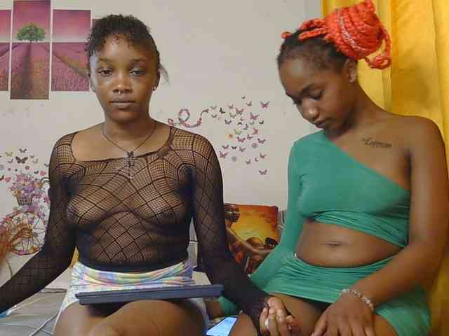 SaucyAngels webcam