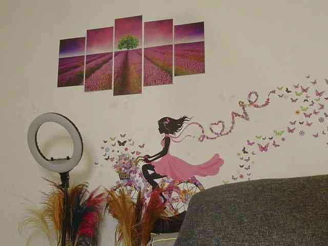 SaucyAngels webcam