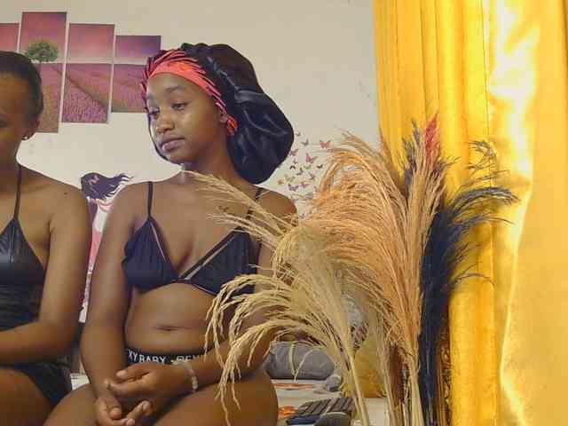 SaucyAngels webcam
