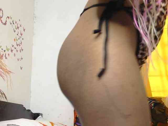 SaucyAngels webcam